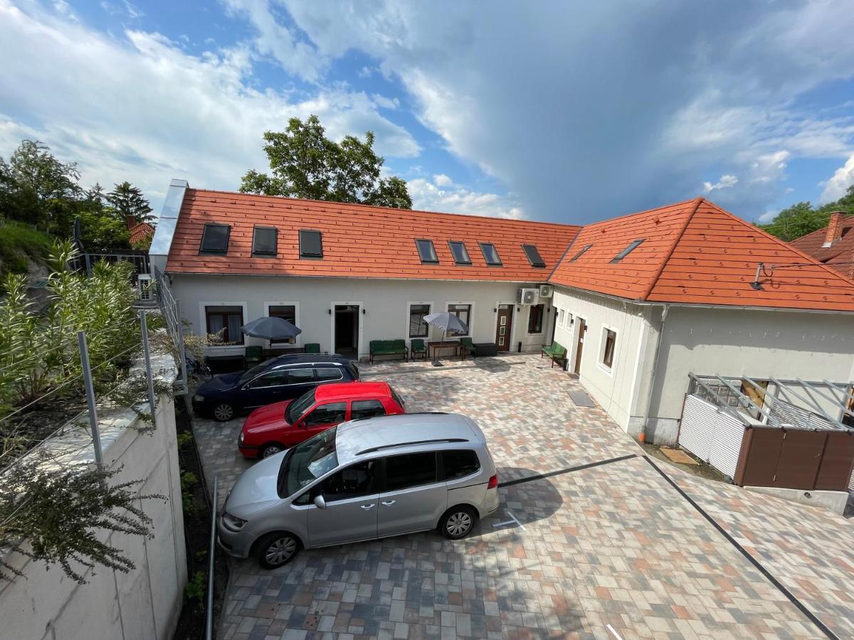 Monbuhim Twin Apartment Veszprem Exterior photo